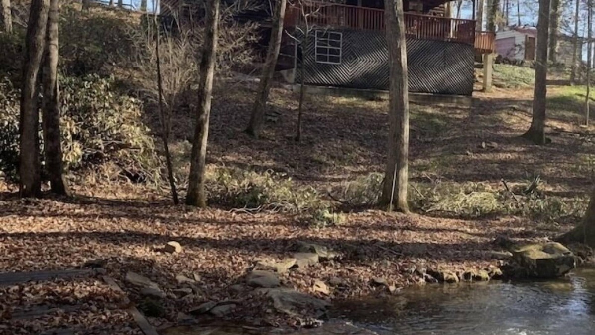 Rockwood Cabin | Cozy 2BR/1B cabin overlooking a beautiful creek with access to Catoosa WMA.