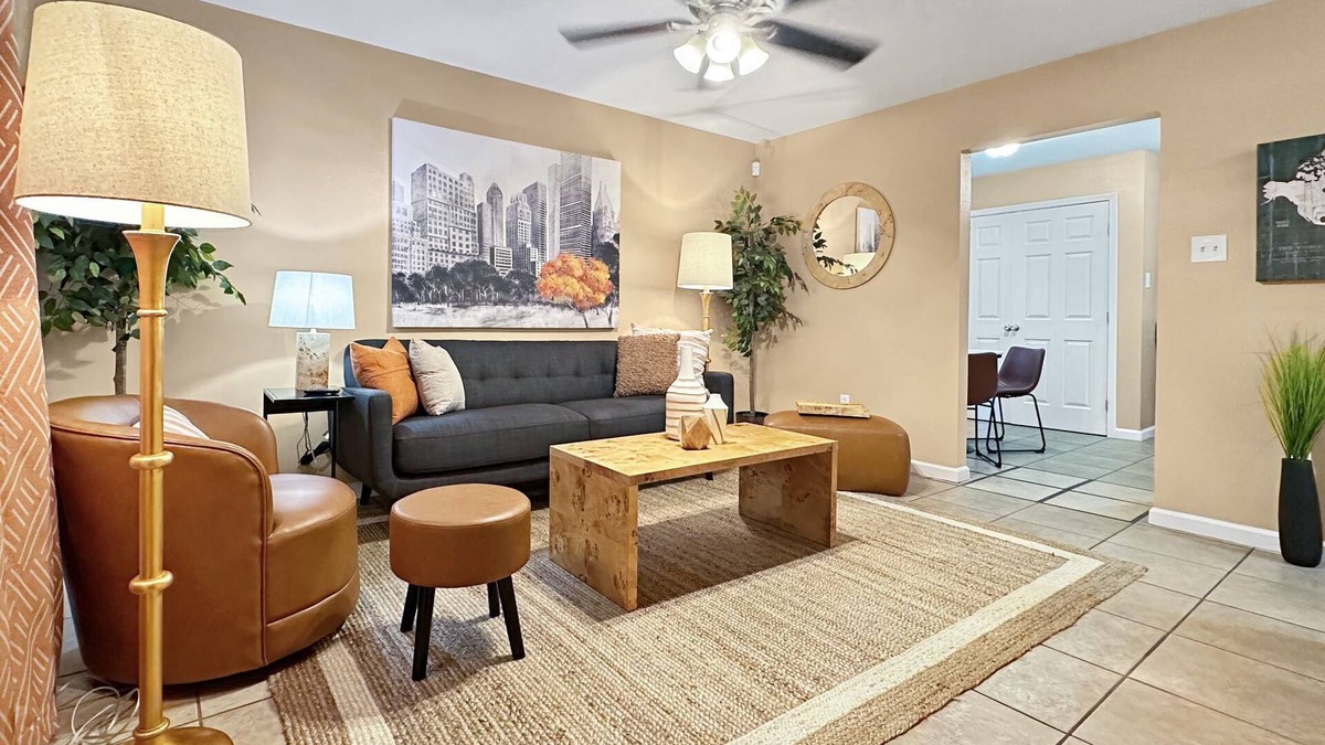Chalmette House | Cozy 2BR/1BA Near Local Hotspots