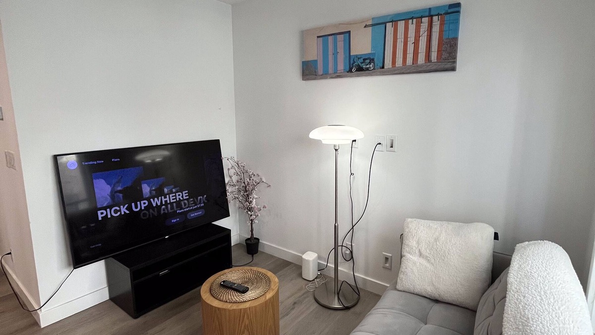 Bridgeland Apartment | Cozy 2BR+2Bathn 4-Min walk- Downtown Free parking!