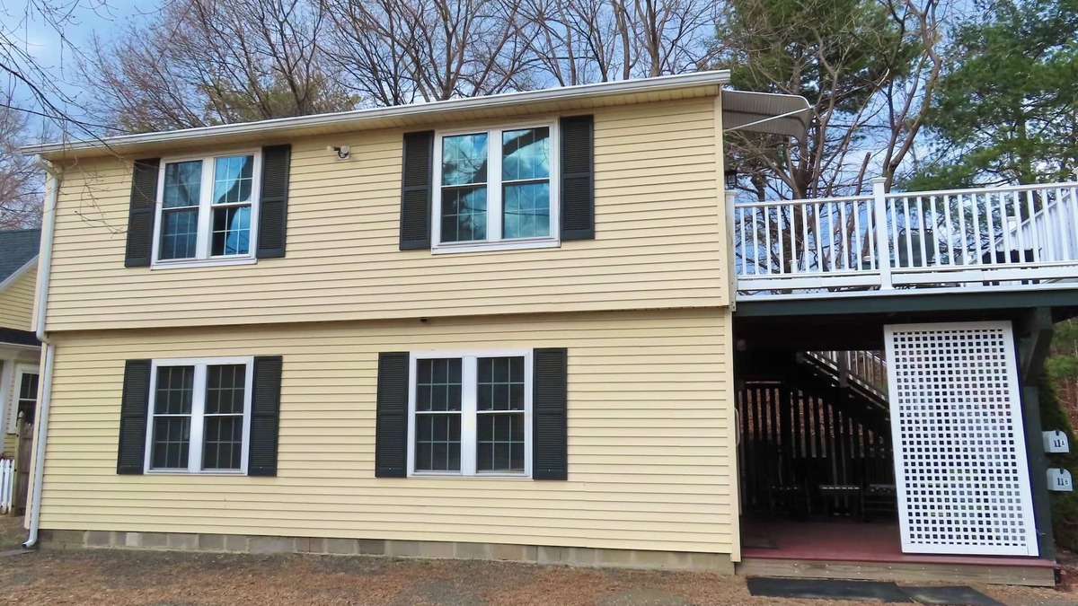 Northampton Apartment | Cozy 2BR apartment just 1 mile from downtown Northampton with AC!