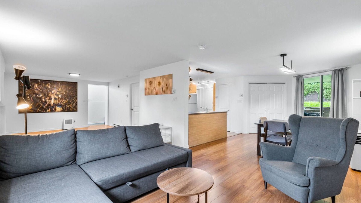 Brossard Apartment | Cozy 2BR Apt in DIX30 Close 2 DT