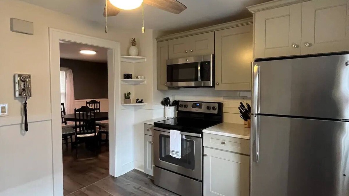 Perinton House | Cozy 2BR Fairport Village homenn