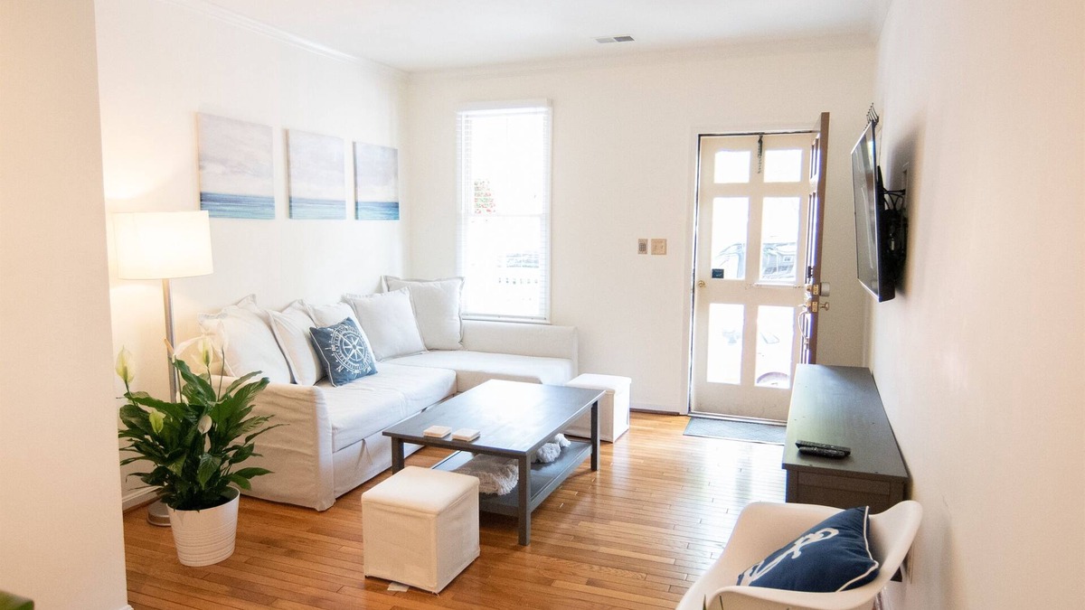 Historic District House | Cozy 2br home w/parking in downtown Annapolis