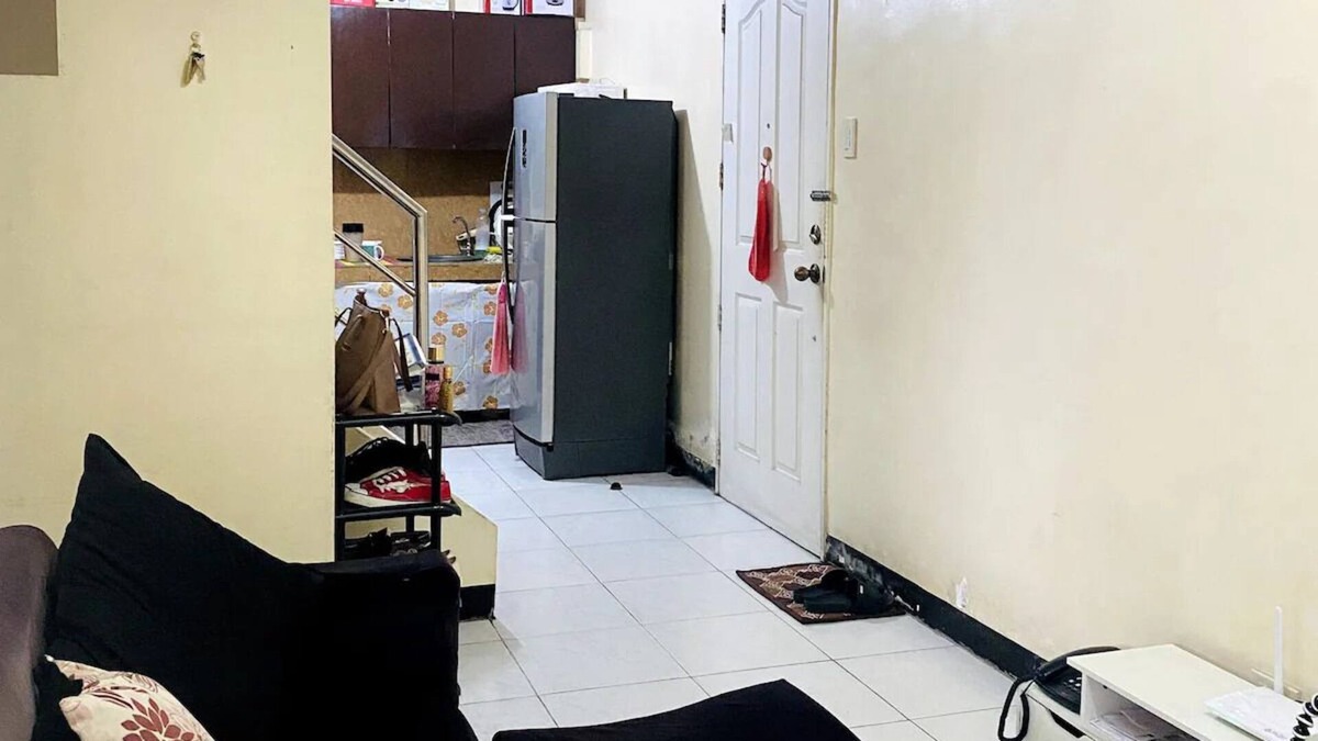 Barangay 670 Condo | Cozy 2BR loft w/ balcony |100mbps| near PGH, UP, LRT and Robinson's Place Manila