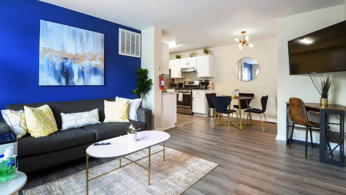 Newark Hotel | Cozy 2BR Modern Free Parking ! 30 min to NYC !
