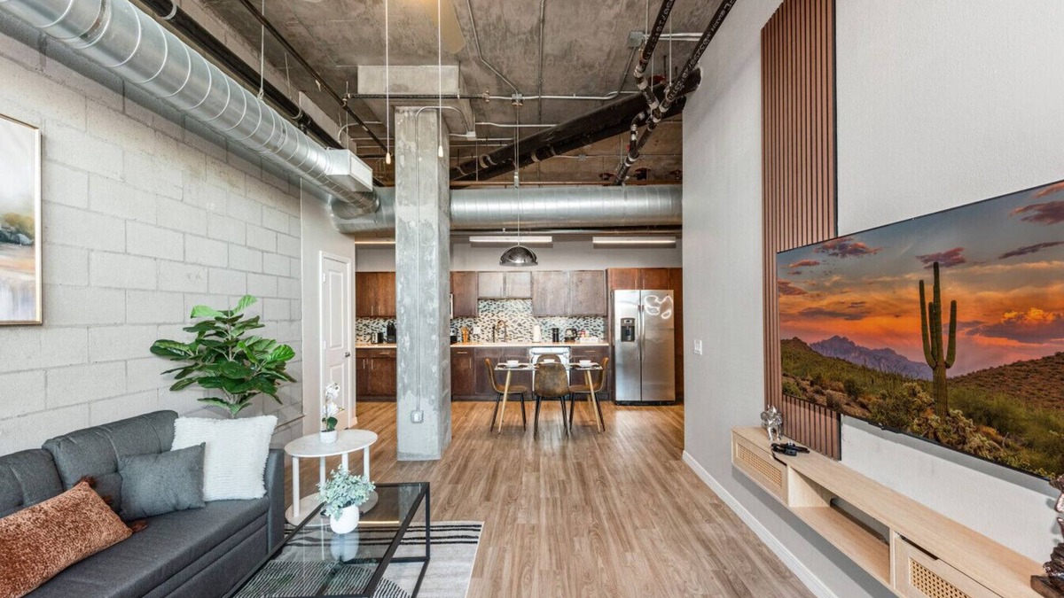 Tempe Apartment | Cozy 2BR Near ASU|Pool, Gym & Pet-Frndly