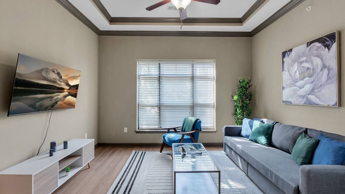 Brady Arts District Apartment | Cozy 2BR Near BOK Center - Gym, Pool, Pet Friendly