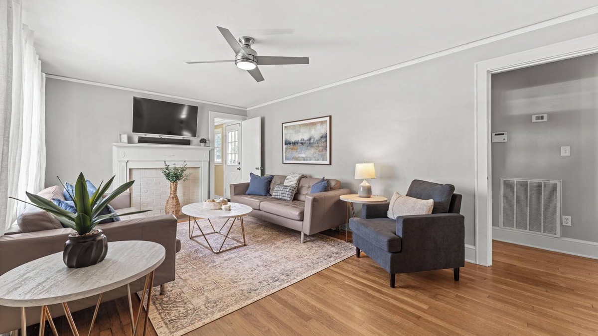 Sans Souci House | Cozy 2BR Near Furman & Downtown, Fenced Yard