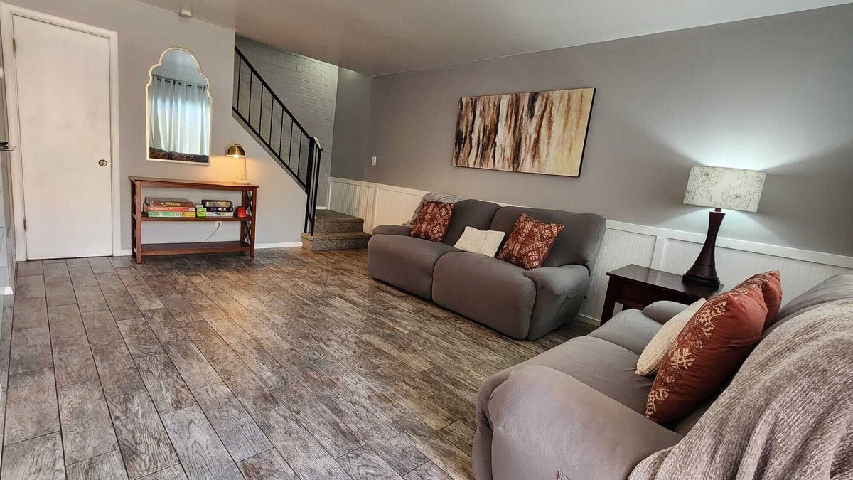 Mesa House | Cozy 2BR - Patio - Pet Friendly