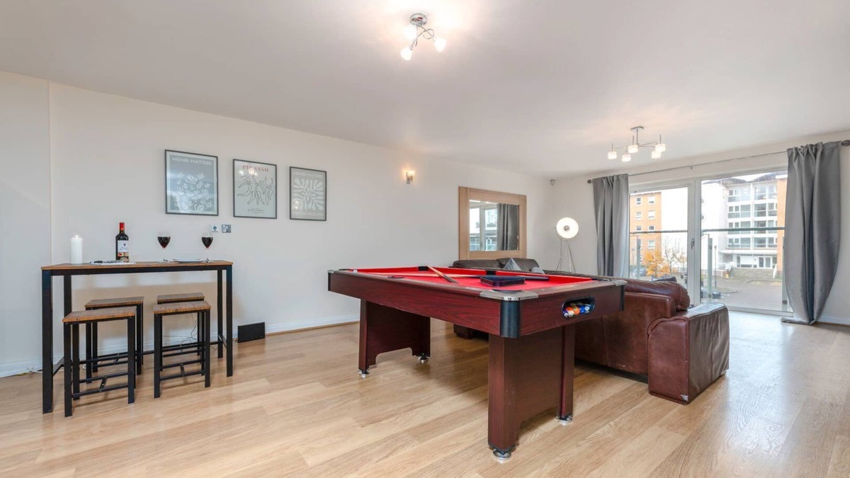 Butetown Apartment | Cozy 2BR Retreat | Prime Cardiff Location