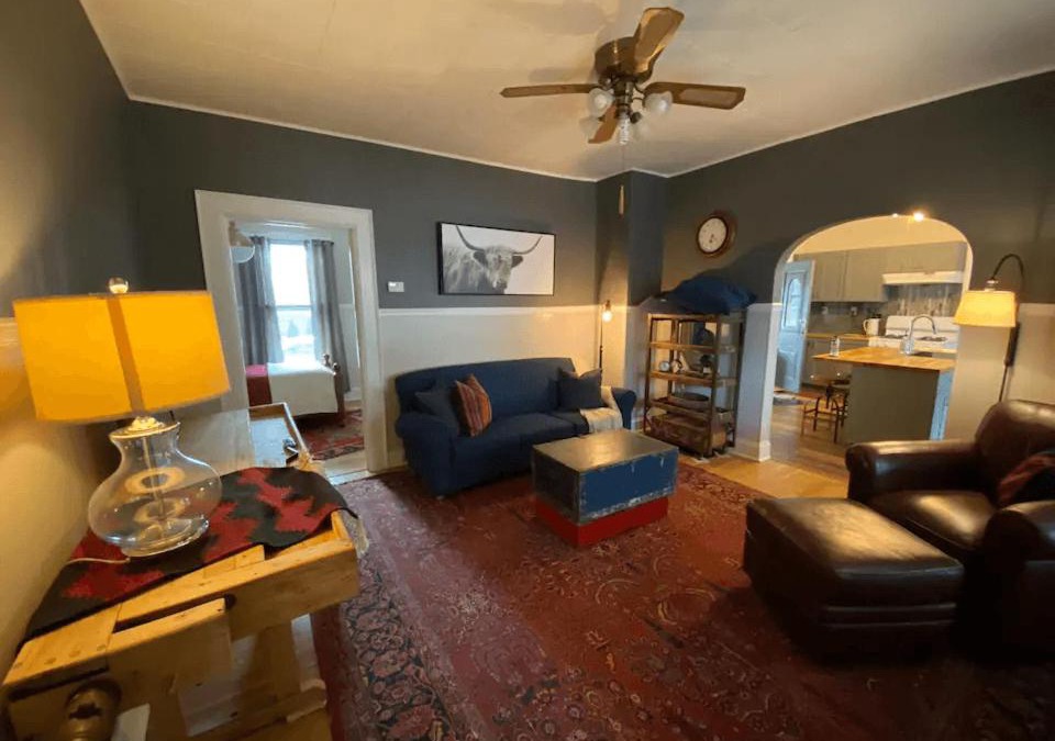 Green Bay Apartment | Cozy 3 & 4 Bed Home 2 Blocks to Hospitals & Lambeau