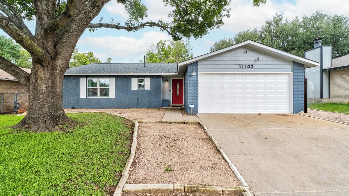 Quail Hollow House | Cozy 3 bd house in Central Austin 5 min Domain, Q2 Stadium, McKalla Light Rail