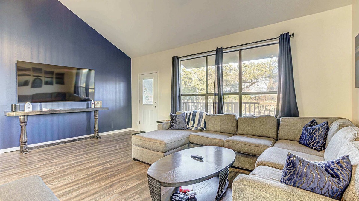 Horseshoe Bay House | Cozy 3 BDR Condo in Horseshoe Bay, Near Marina!