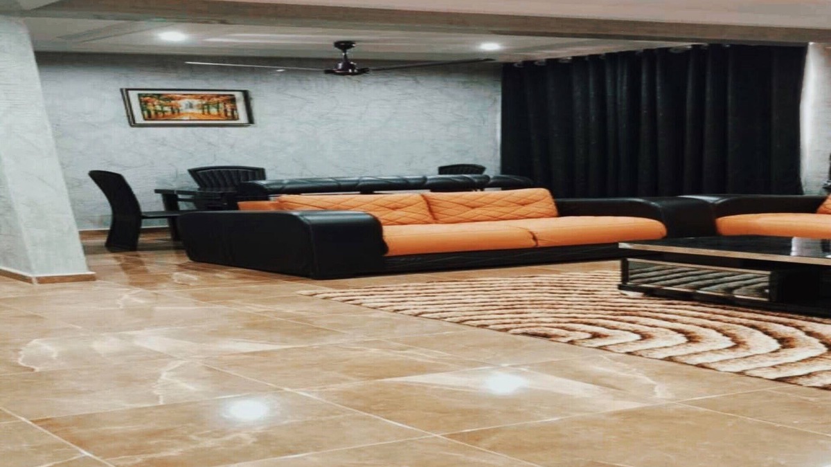 Adenta House | Cozy 3 BDR HSE/w King & Queen-beds Wi-fi & Netflix