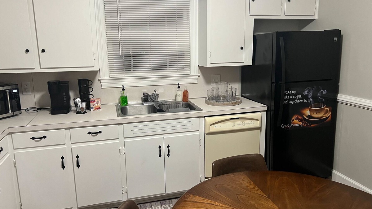 Danville House | Cozy 3 bdrm 2bath home close to Averrett University (smoking allowed)