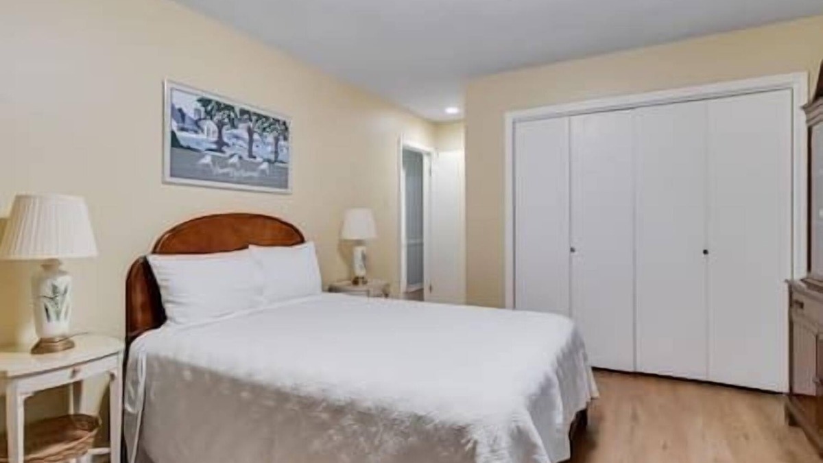 Lafayette House | Cozy 3 bed, 2 bath, plus an office space & a pool in midtown