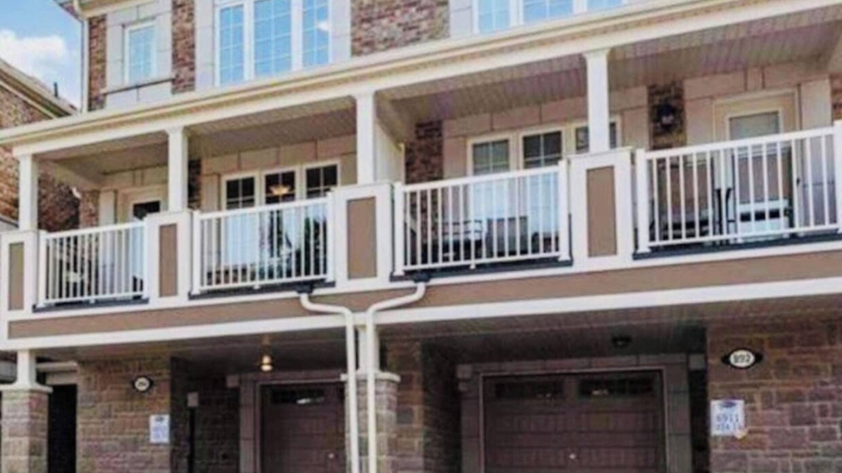Halton Regional Municipality House | Cozy 3 Bed and 3 Bath family house(Entire House).