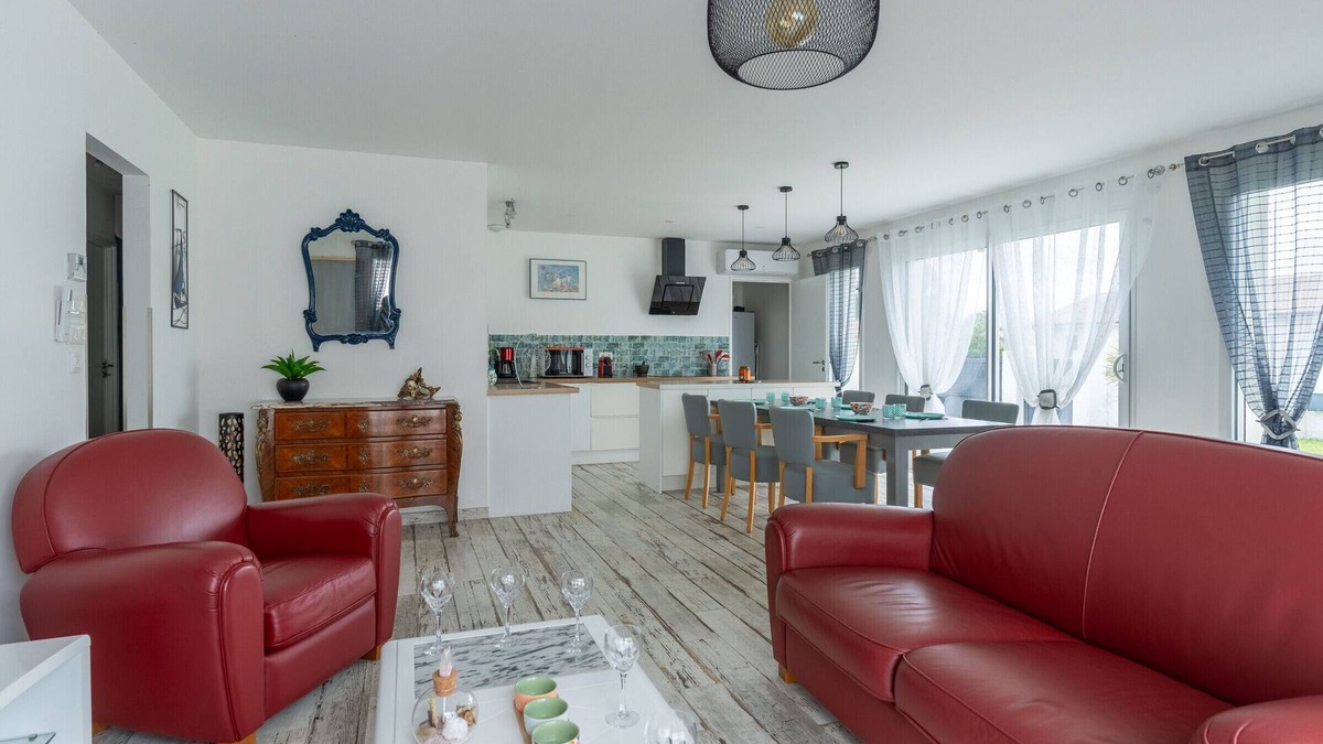 Parentis-en-Born House | Cozy 3-Bed Home in Calm Parentis-en-Born, AC, Garden, Near Lake & Cycle Paths, Cleaning Included