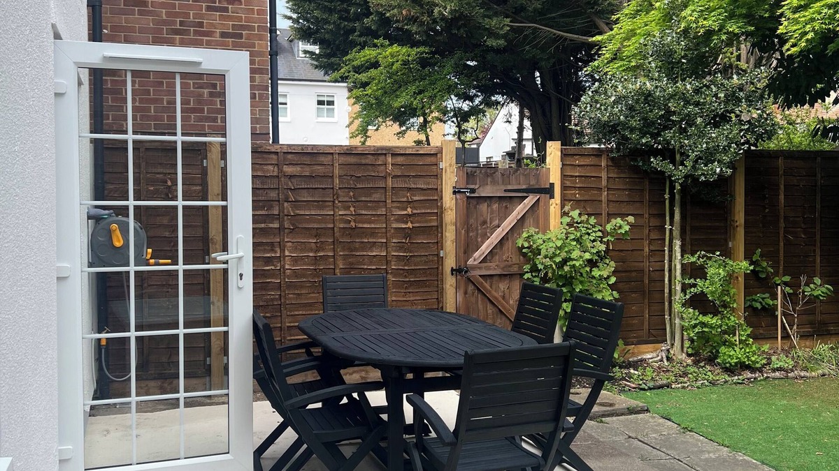 Buckhurst Hill House | Cozy 3-bed home in Buckhurst Hill, excellent for London. Commuters &Contractors.