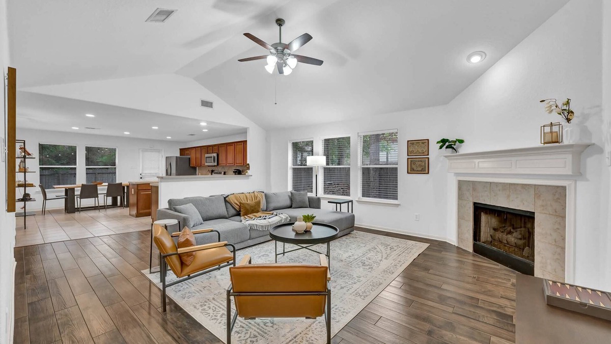 College Park House | Cozy 3-Bed Woodland Retreat with Firepit, Game Room, and Fully Equipped Kitchen!