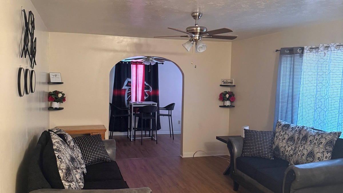 Gracewood House | Cozy 3-Bedroom, 2-Bath Home in Augusta, GA – WiFi, A/C & 65” TVs in Every Room!