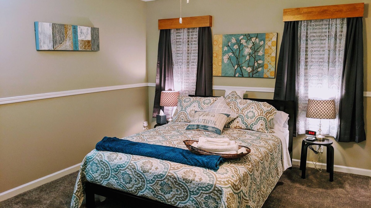 Stone Mountain House | Cozy 3 Bedroom/2 Bath Home in Stone Mountain
