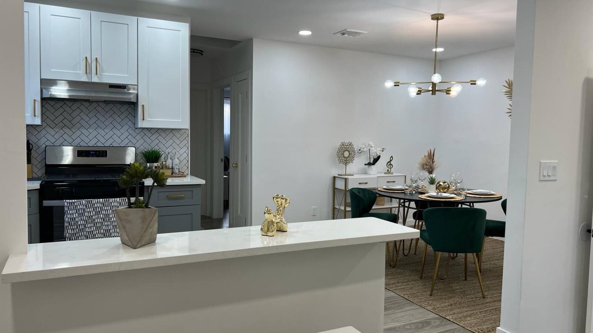 Throgs Neck Apartment | Cozy 3 Bedroom Apartment in the Bronx -Throggs neck