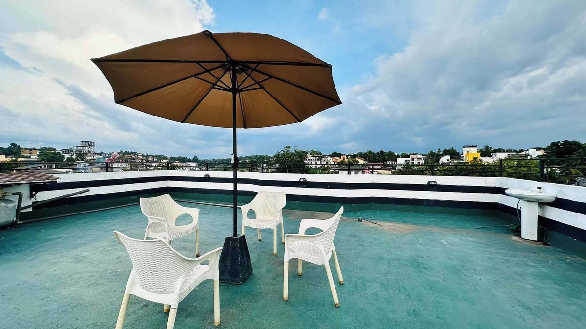 Maharagama Apartment | Cozy 3-bedroom apartment in welcoming Nugegoda with WiFi, AC