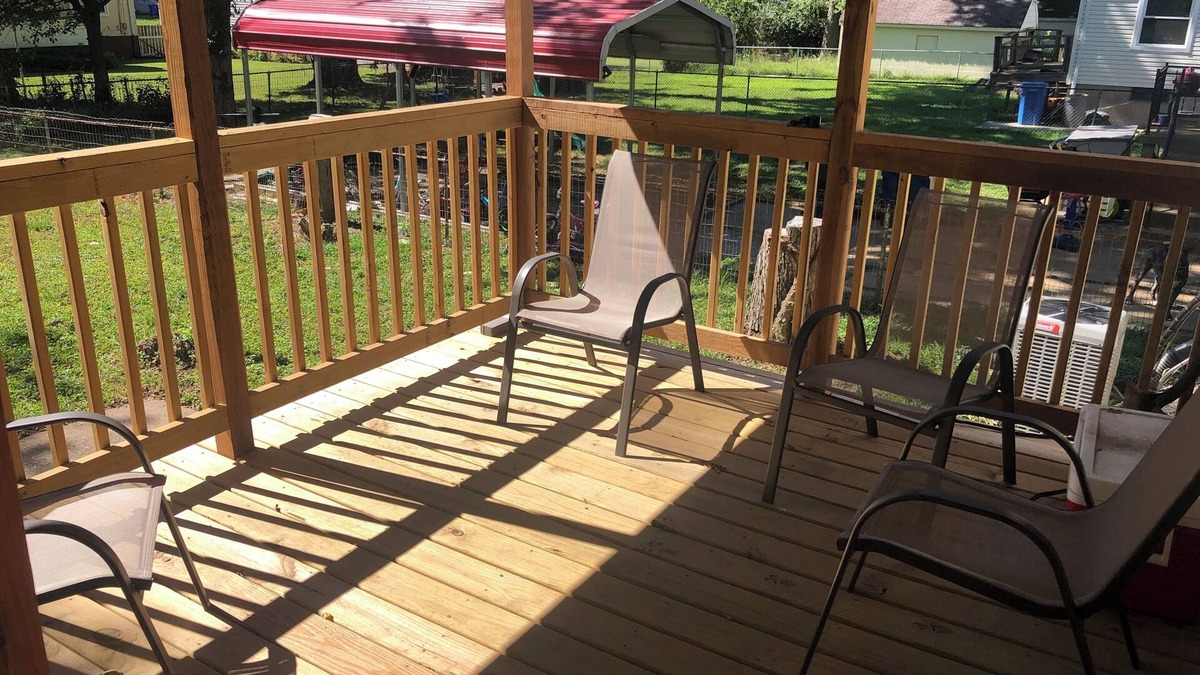 Berkeley House | Cozy 3-bedroom bungalow with WiFi, AC in welcoming St. Louis county