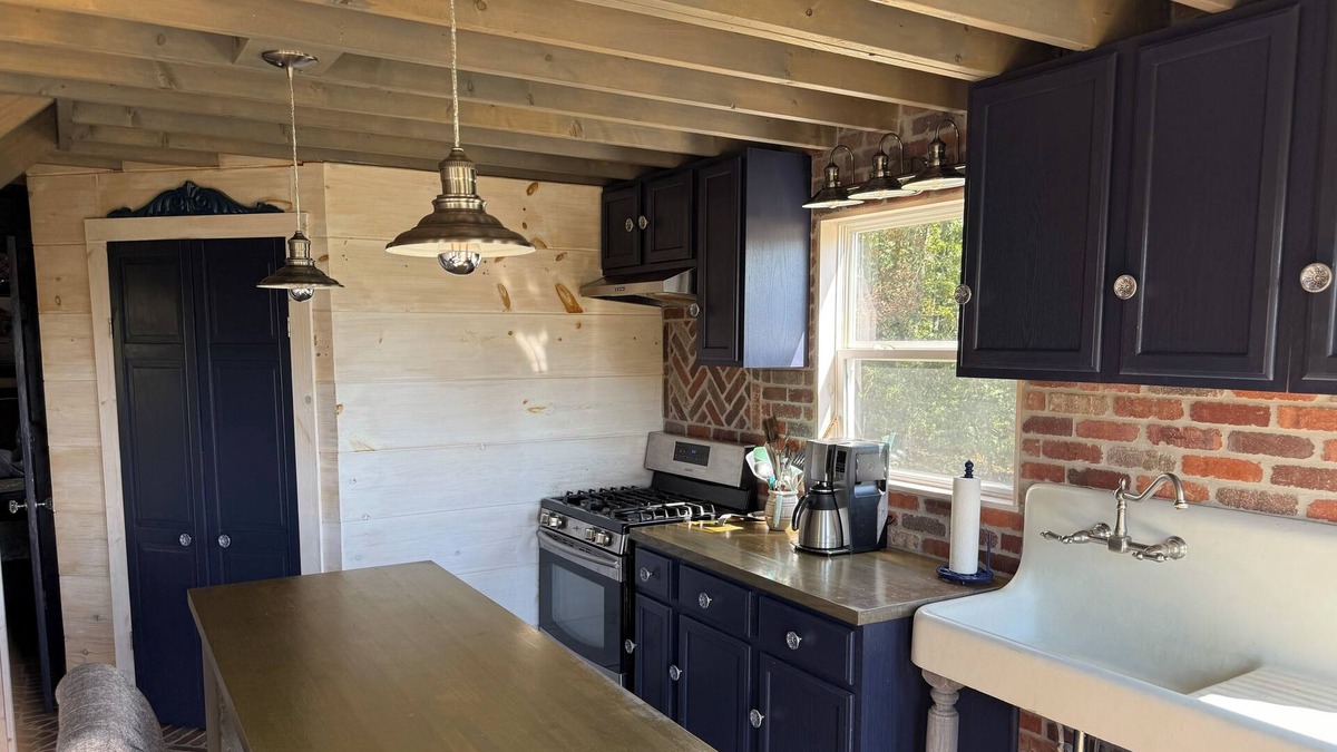 Lynn Garden Cabin | Cozy 3 bedroom cabin on a Christmas tree farm in Church Hill, TN.