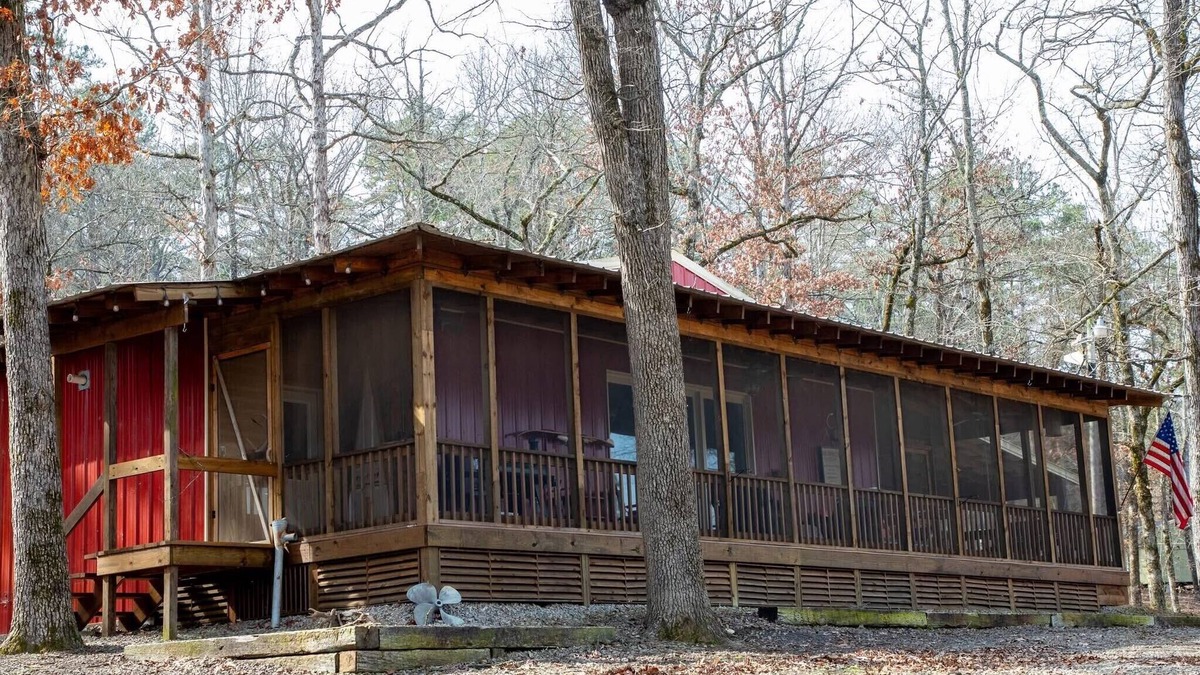 Scranton Cabin | Cozy 3-bedroom cabin on Thompson Bay Scranton, AR