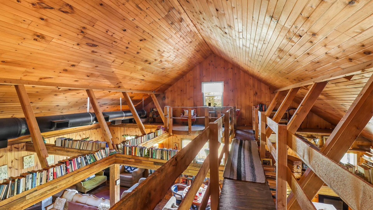 Denison Cabin | Cozy 3 bedroom cabin on private land look at beautiful trees , Storms and Cows!