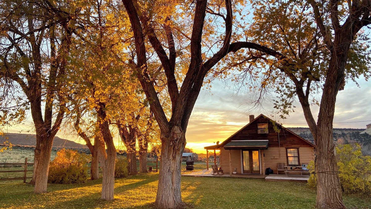 Glade Park Cabin | Cozy 3-bedroom cabin in peaceful Glade Park with WiFi, Heating & AC units
