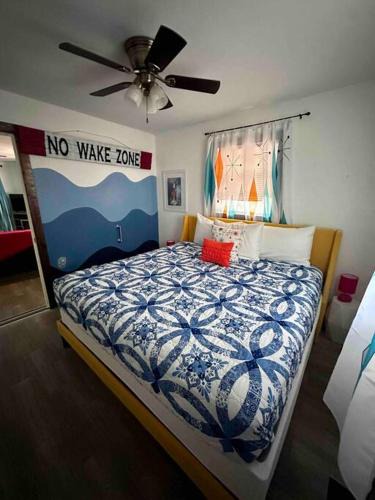 Kingston House | Cozy 3 Bedroom Cabin with Patio, Kids' Playground, and Large Grill