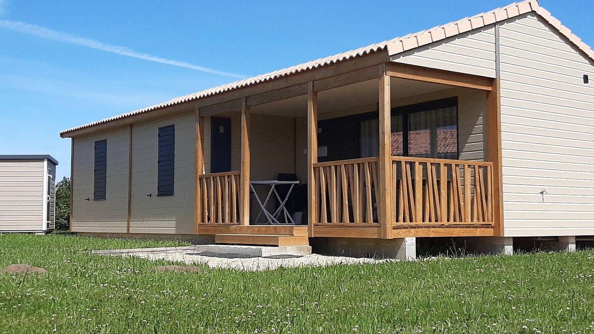 Marzan Ski Chalet | Cozy 3-Bedroom Chalet with Heated Pool Near Morbihan Gulf