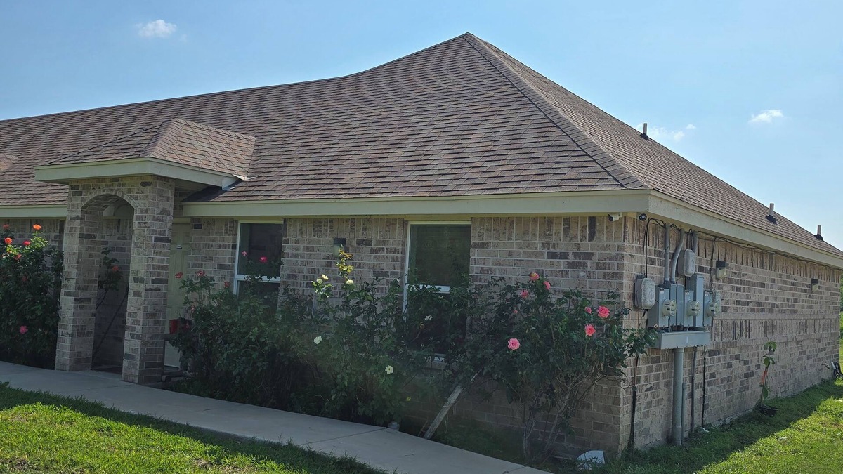 Mercedes Apartment | Cozy 3-bedroom condo with by the Mercedes Premium Outlets.