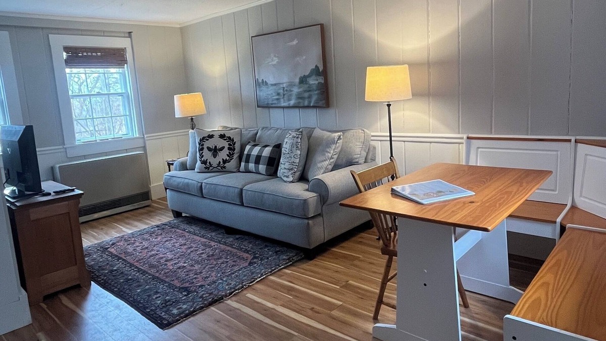 Walpole Other | Cozy 3 bedroom Cottage on Farm with great outdoor space 10 min to Bellows Falls