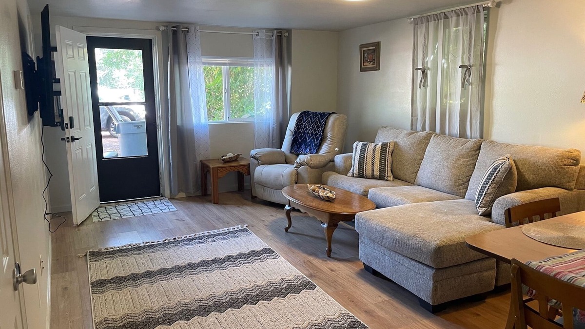 Greeley House | Cozy 3-bedroom garden level, dog friendly, in the heart of Greeley