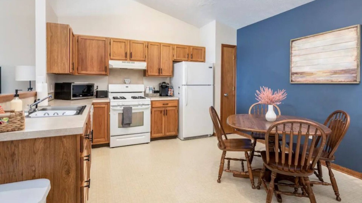 Byron Center House | Cozy 3 Bedroom Home With Attached 1 Stall Garage!