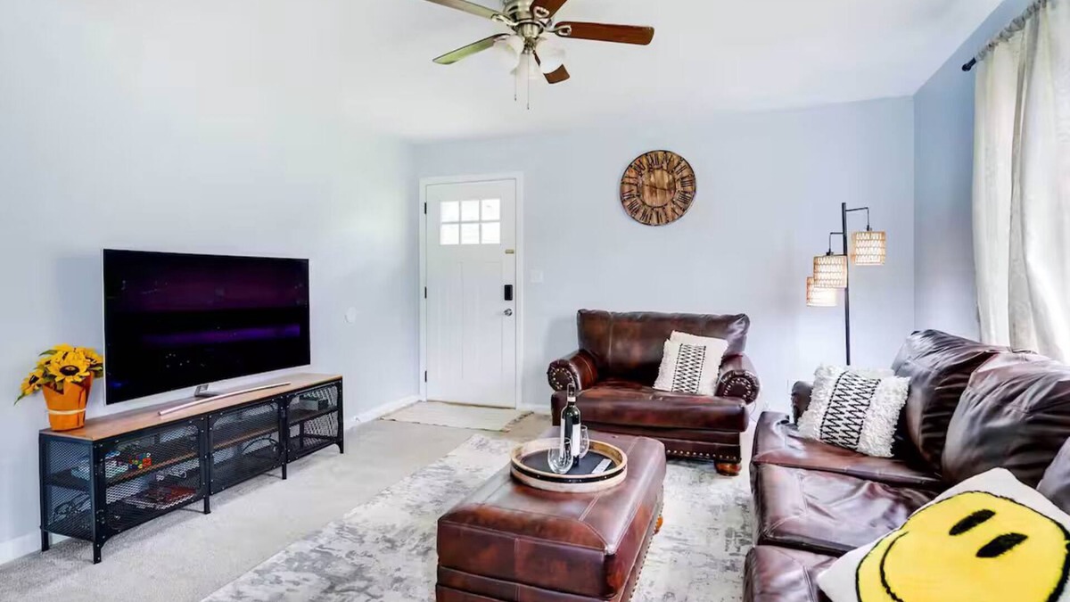 Mitchell House | Cozy 3-Bedroom Home in Ann Arbor