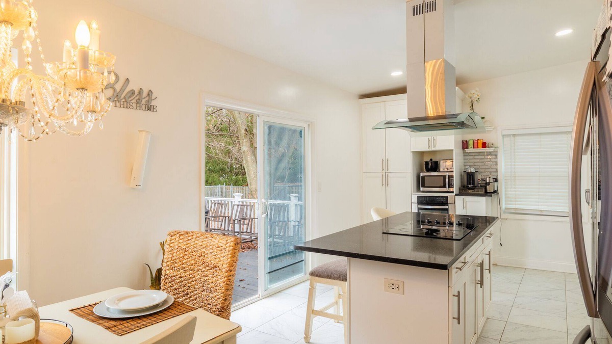 Stone Tavern House | Cozy 3-bedroom house in enjoyable East Windsor with AC, WiFi & car charging