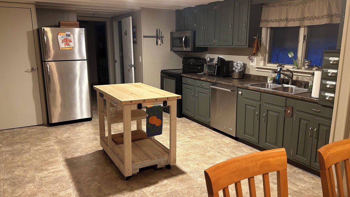 Speculator House | Cozy 3 bedroom in Speculator, walking distance to Lake Pleasant