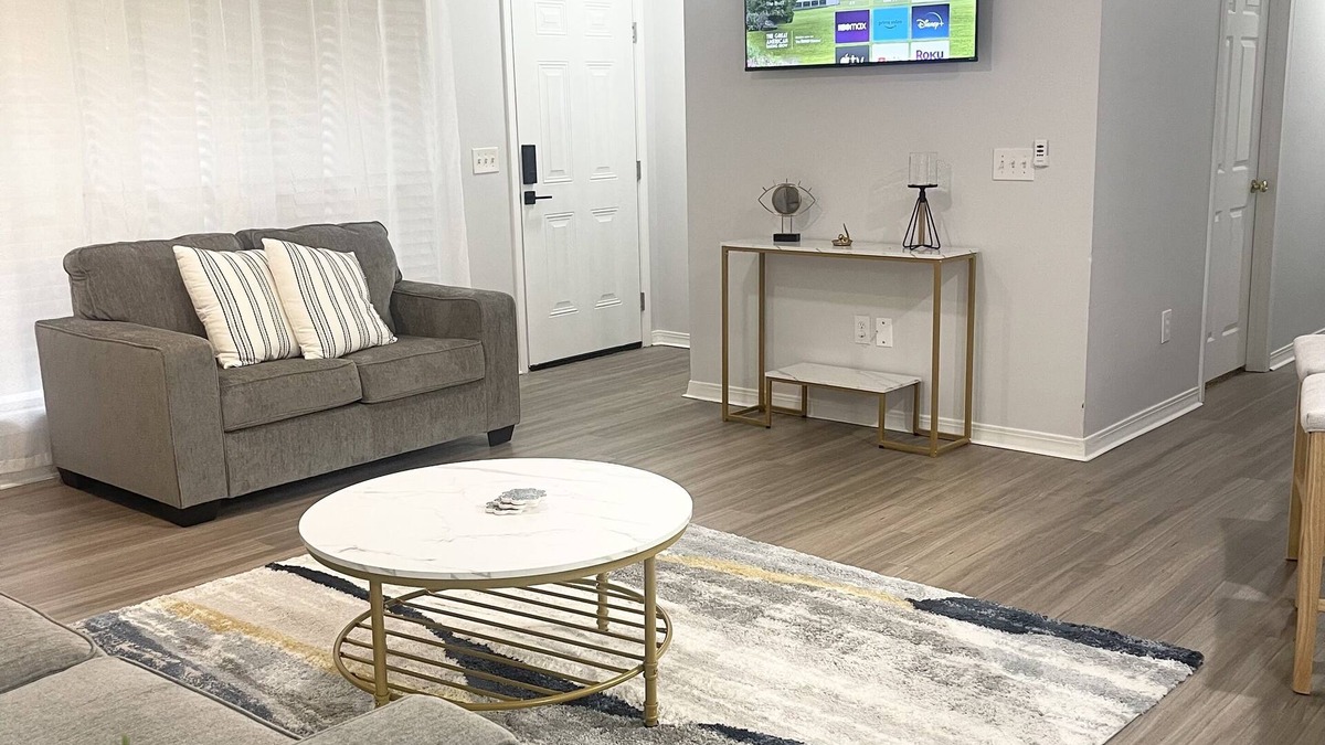 Flowood House | Cozy 3 bedroom near the water at Ross Barnett Reservoir & shopping & dining