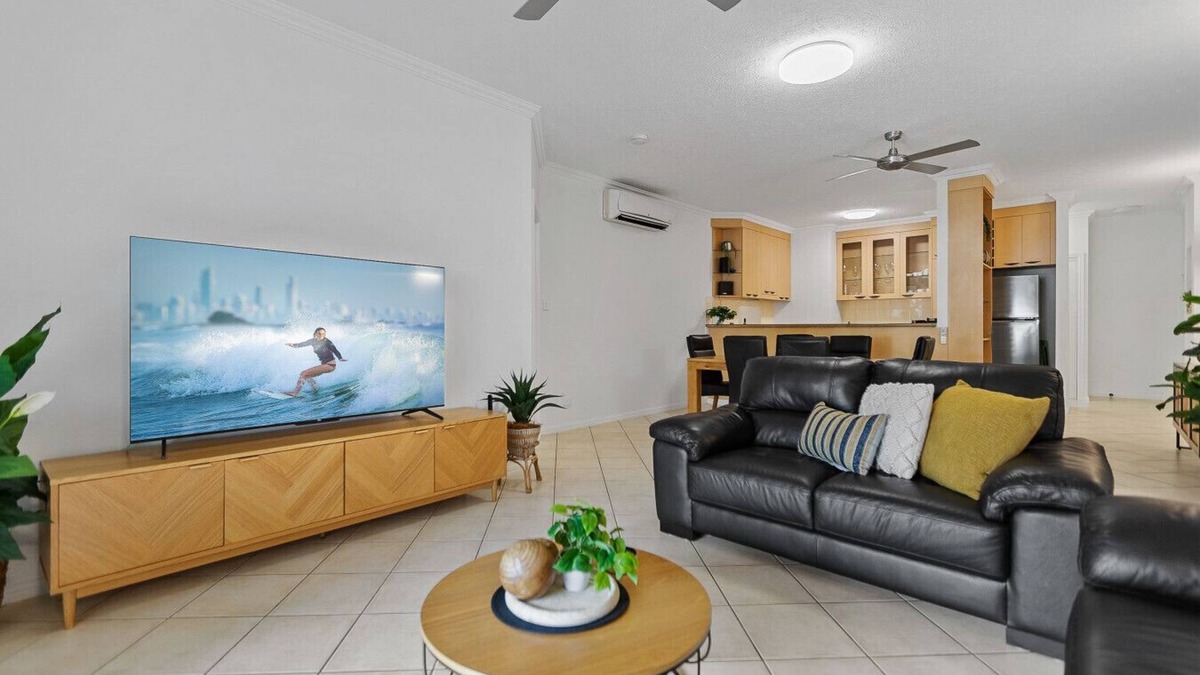 Cairns North Apartment | Cozy 3-Bedroom Oasis with Pool Access in Cairns