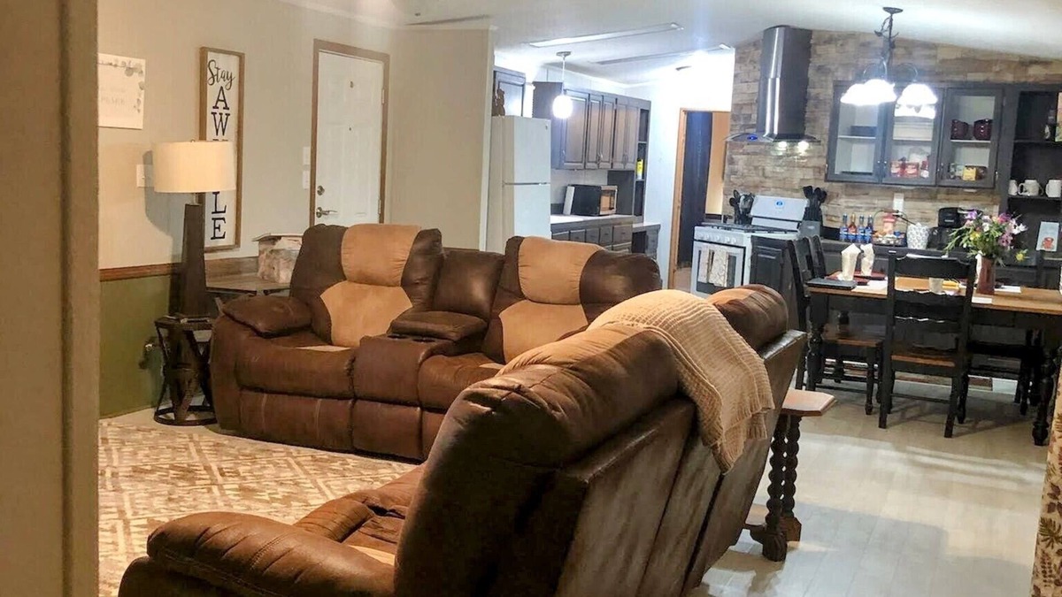Keith County House | Cozy 3 Bedroom Quick Stop Home | Near i80