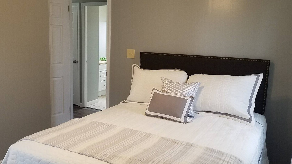 Tiffin House | Cozy 3 Bedroom Ranch No steps