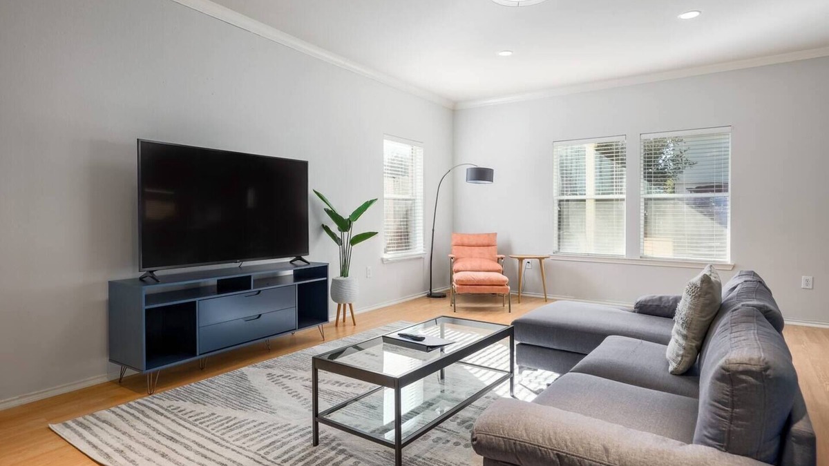 Hillcrest House | Cozy 3 bedroom South Austin! Ideal for Long Stays