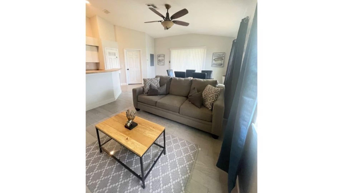 Westminster House | Cozy 3-bedroom unit with free parking