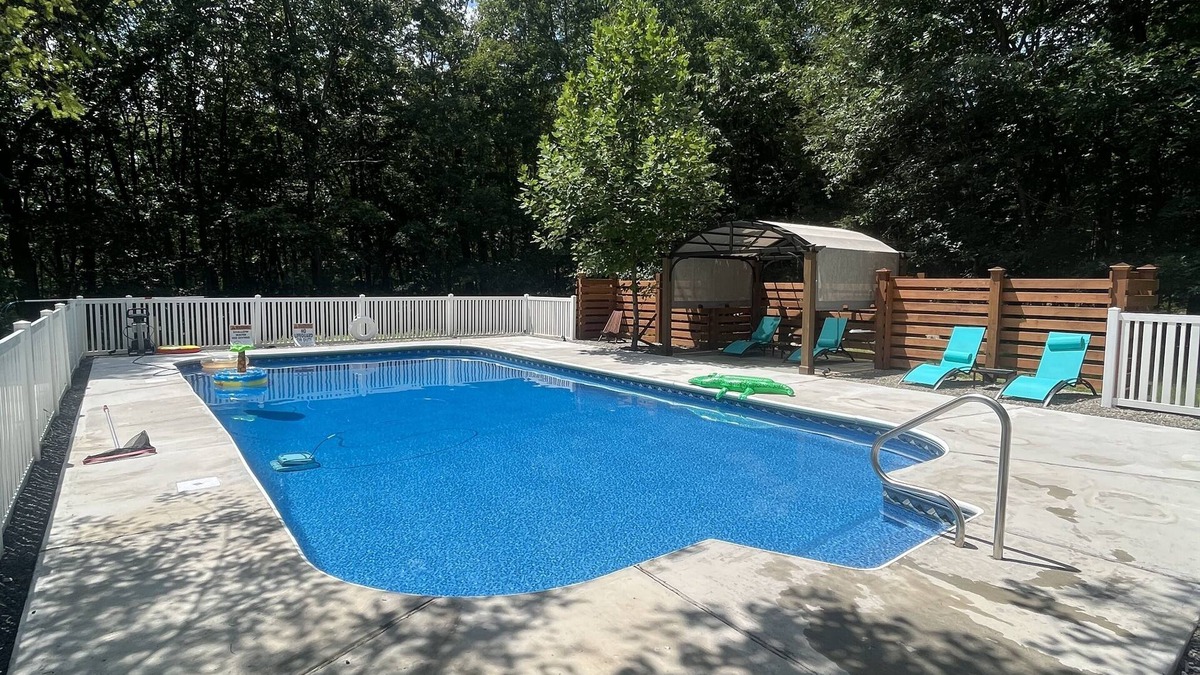 Swiftwater House | Cozy 3-bedroom vacation home just 5 minutes from Mount Airy Casino
