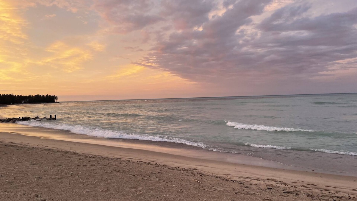Rogers City House | Cozy 3-bedroom vacation home just steps to Lake Huron